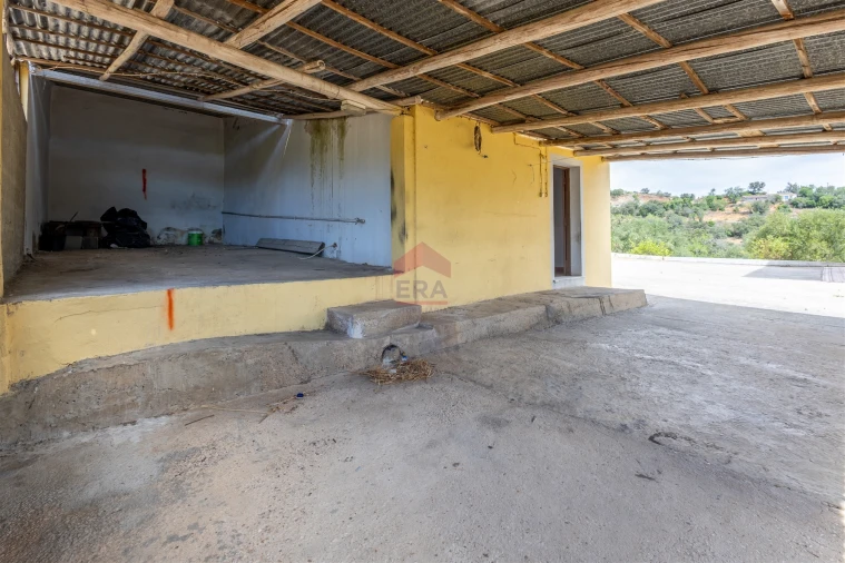 Moradia T3 para Venda em Salir Foto 23