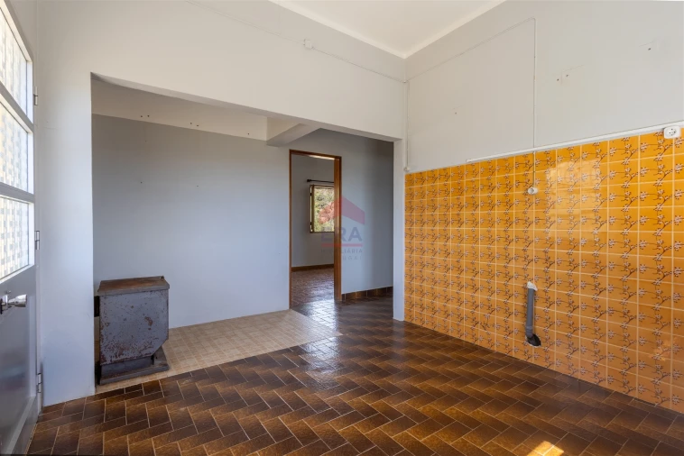 Moradia T3 para Venda em Salir Foto 13