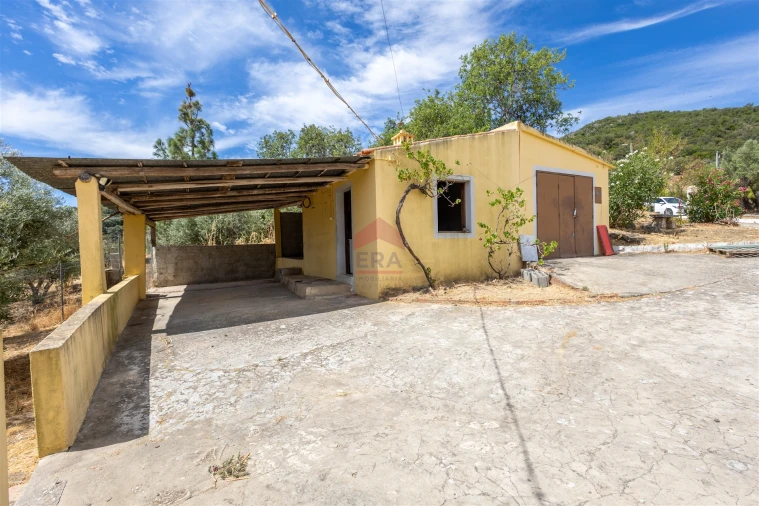 Moradia T3 para Venda em Salir Foto 22