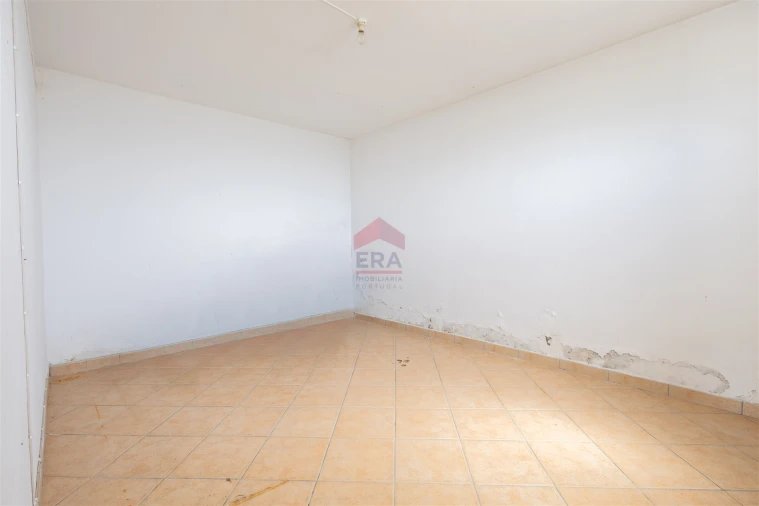 Moradia T3 para Venda em Salir Foto 29