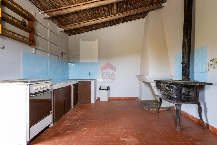 Moradia T3 para Venda em Salir Foto 24