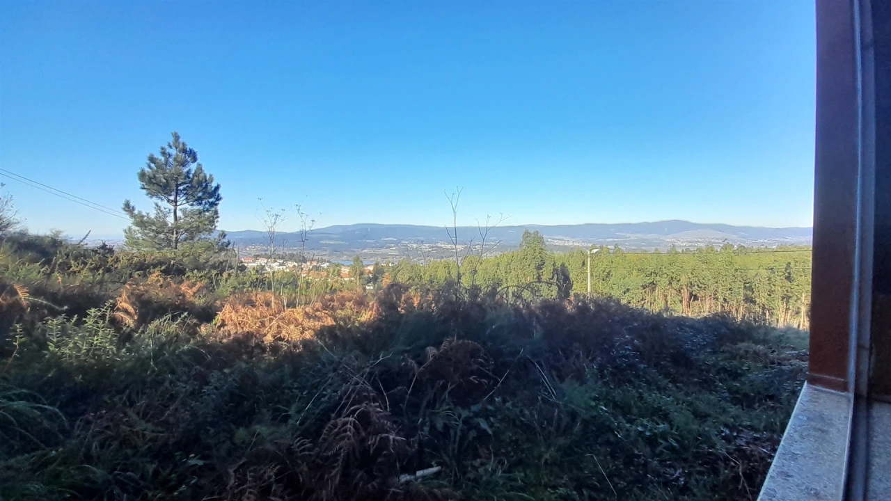 Moradia T3 para Venda em Loivo Foto 6