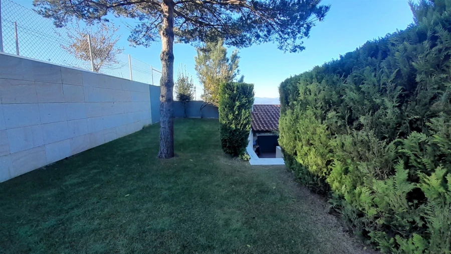 Moradia T3 para Venda em Loivo Foto 5