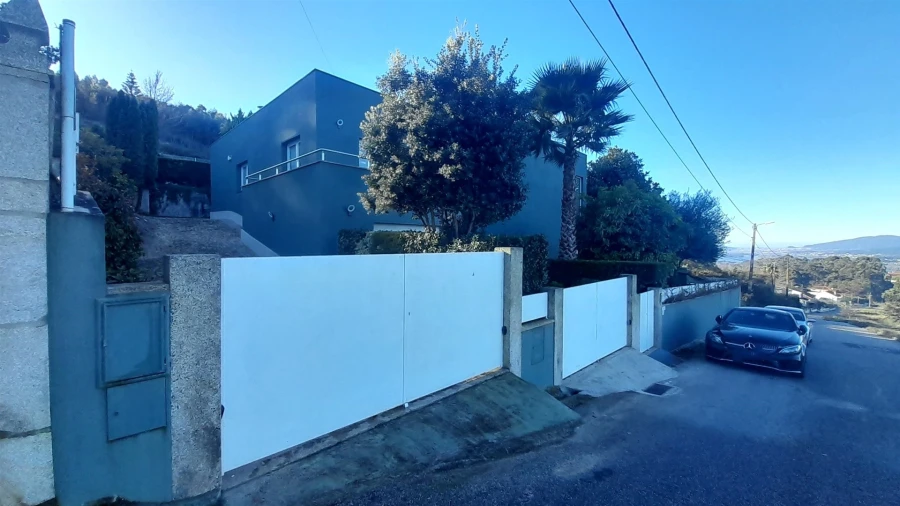 Moradia T3 para Venda em Loivo Foto 2