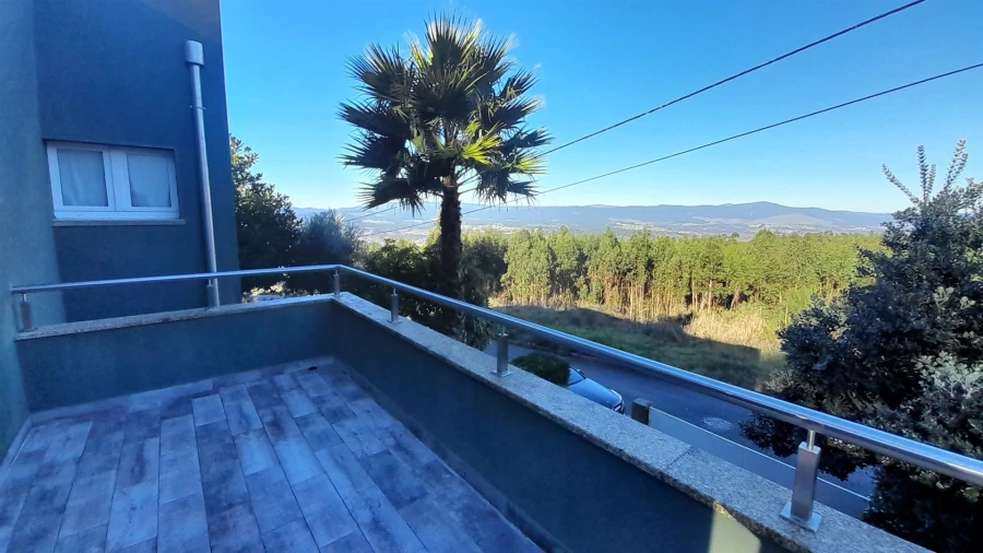 Moradia T3 para Venda em Loivo Foto 33