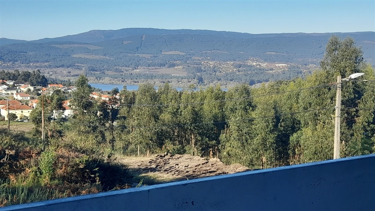 Moradia T3 para Venda em Loivo Foto 10