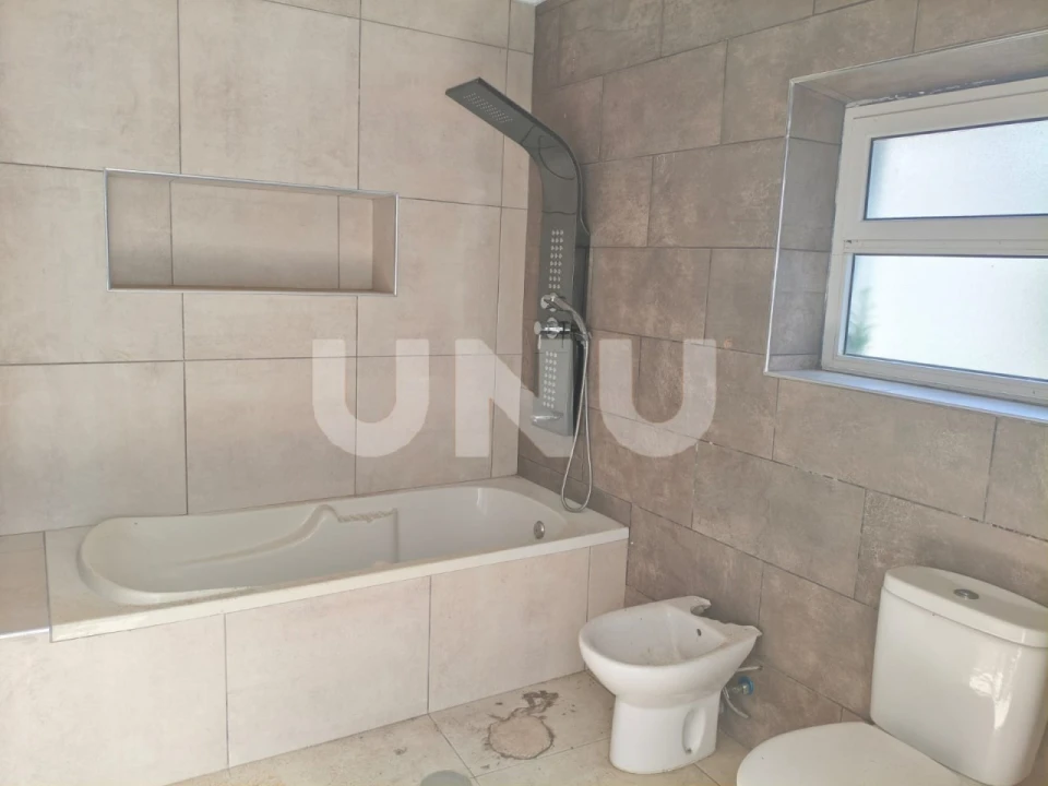 Moradia T4 para Venda em Ribeirinha Foto 16