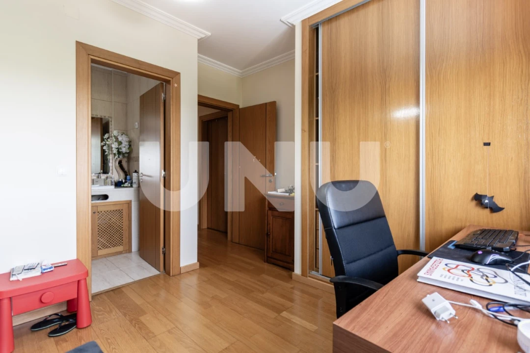 Moradia T5 para Venda em Tortosendo Foto 31