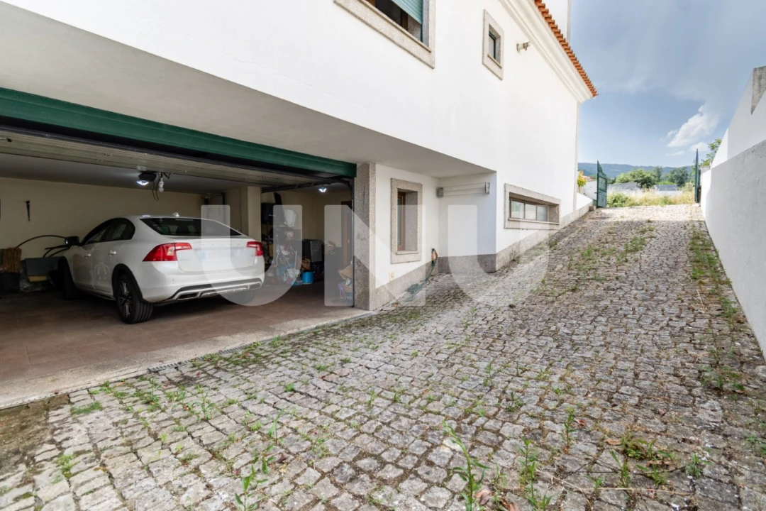 Moradia T5 para Venda em Tortosendo Foto 56