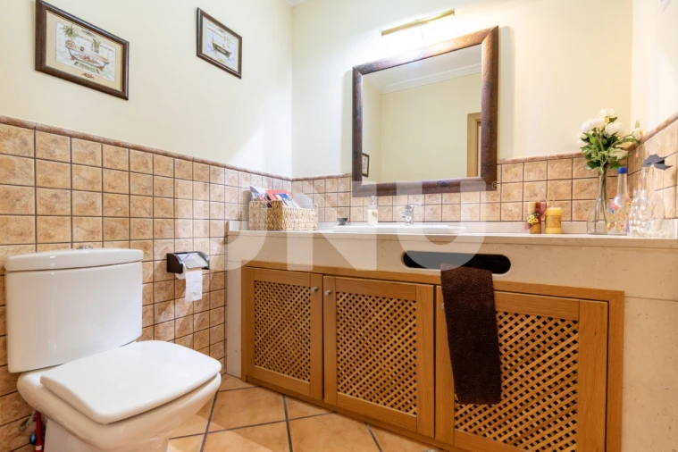 Moradia T5 para Venda em Tortosendo Foto 28