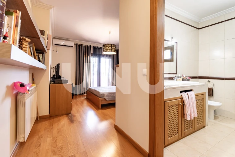 Moradia T5 para Venda em Tortosendo Foto 40