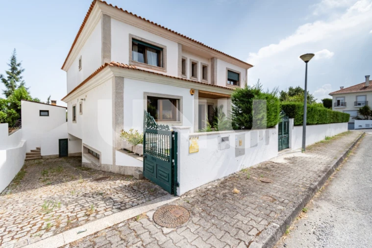 Moradia T5 para Venda em Tortosendo Foto 61