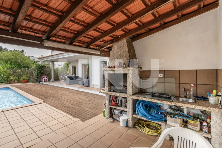 Moradia T5 para Venda em Tortosendo Foto 69