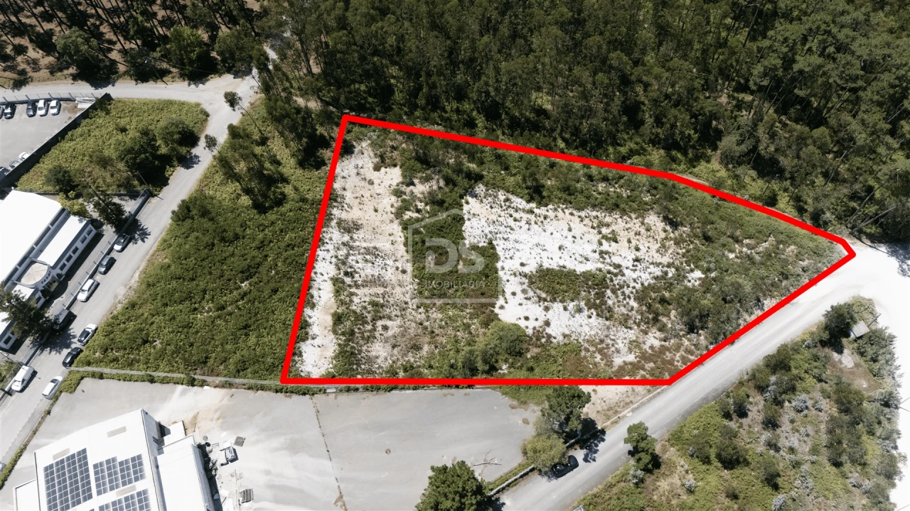 Terreno Comércio / Armazém para Venda em Marinha Grande Foto 1