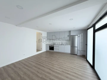 Apartamento T1 para Arrendamento em Moreira de Conegos