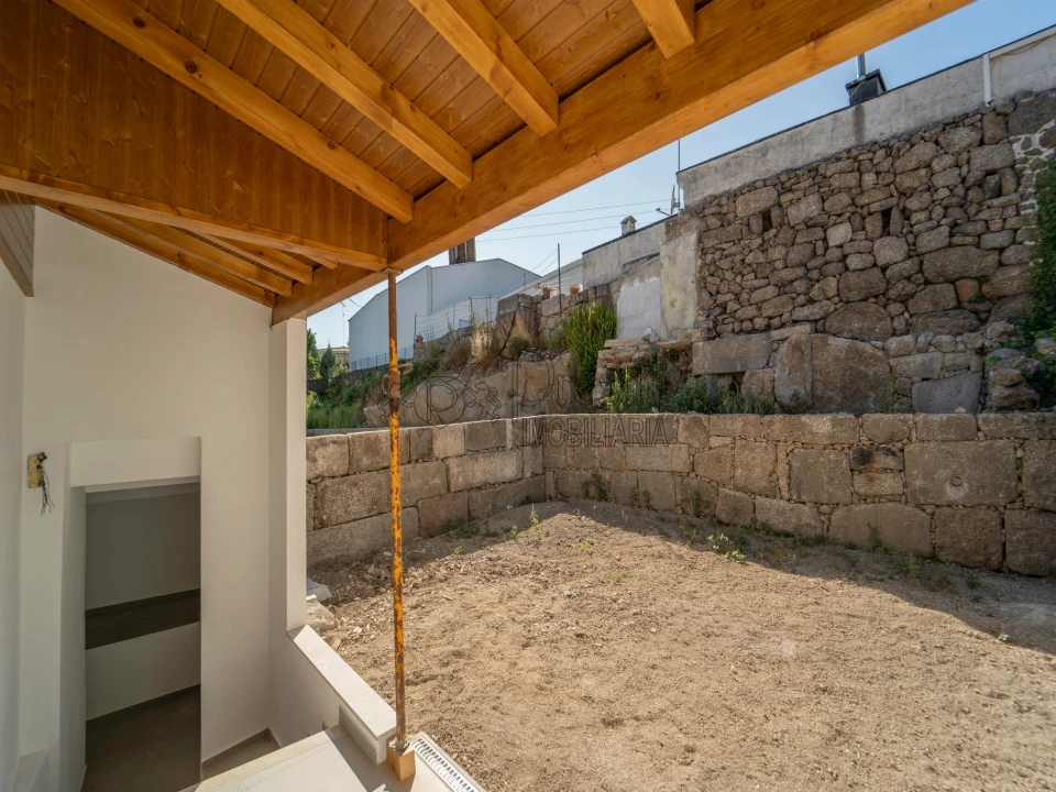 Apartamento T1 para Arrendamento em Moreira de Conegos Foto 9