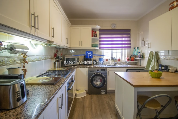 Apartamento T2 para Venda em Ferreiras Foto 6