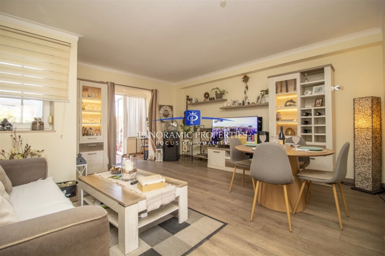 Apartamento T2 para Venda em Ferreiras Foto 1