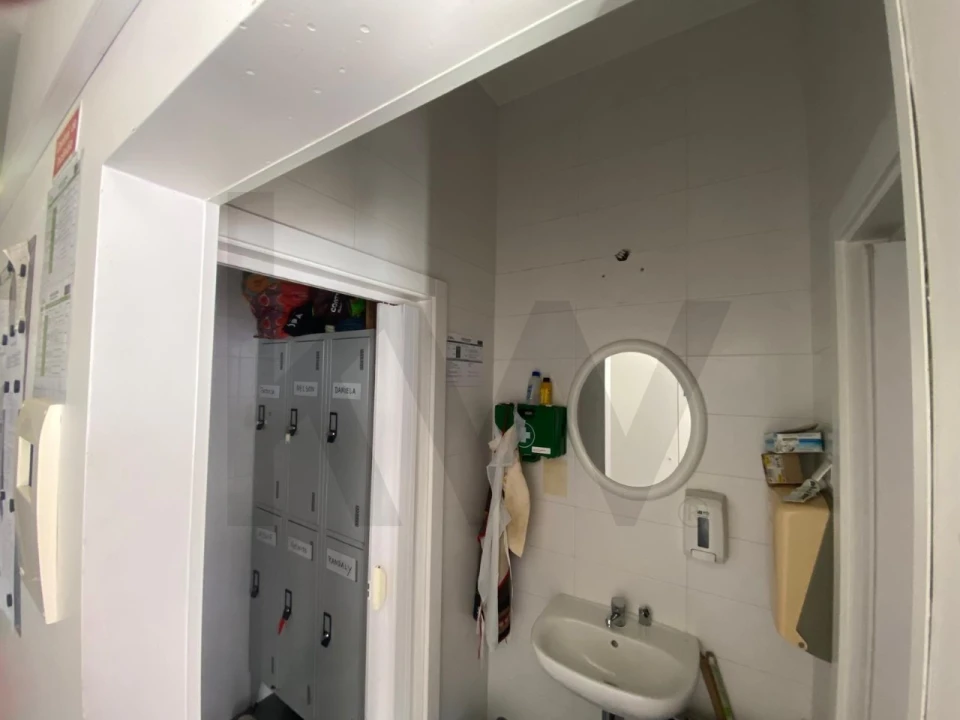 Loja para Venda em Valado dos Frades Foto 78