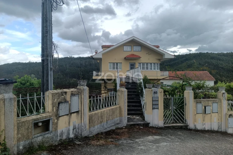 Moradia T7 para Venda em Arganil Foto 4