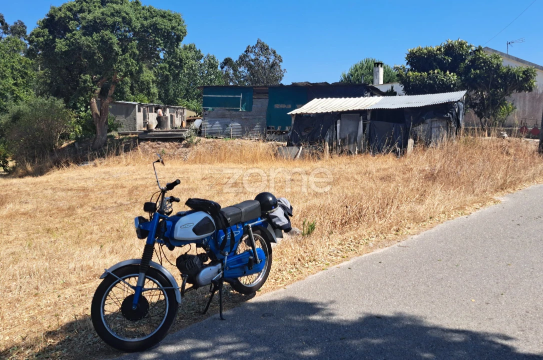 Terreno para Venda em Ferreira-A-Nova Foto 4