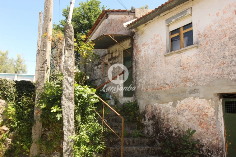 Moradia T3 para Venda em Ribeiros Foto 1