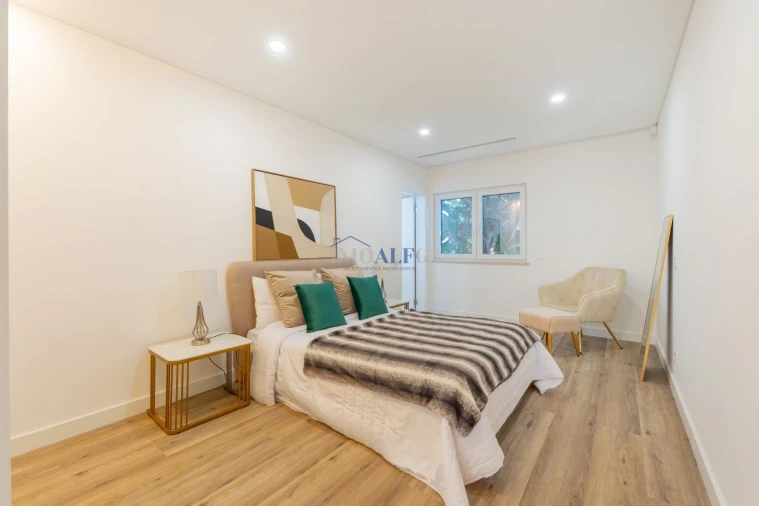 Moradia T4 para Venda em Charneca de Caparica e Sobreda Foto 35