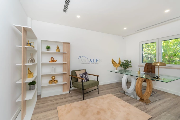 Moradia T4 para Venda em Charneca de Caparica e Sobreda Foto 23