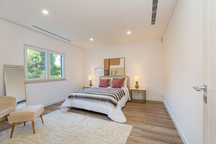 Moradia T4 para Venda em Charneca de Caparica e Sobreda Foto 32