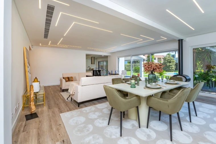 Moradia T4 para Venda em Charneca de Caparica e Sobreda Foto 4