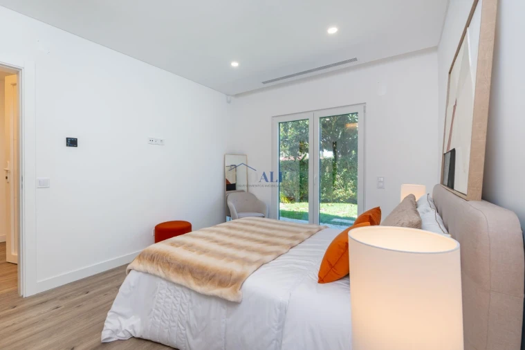 Moradia T4 para Venda em Charneca de Caparica e Sobreda Foto 41