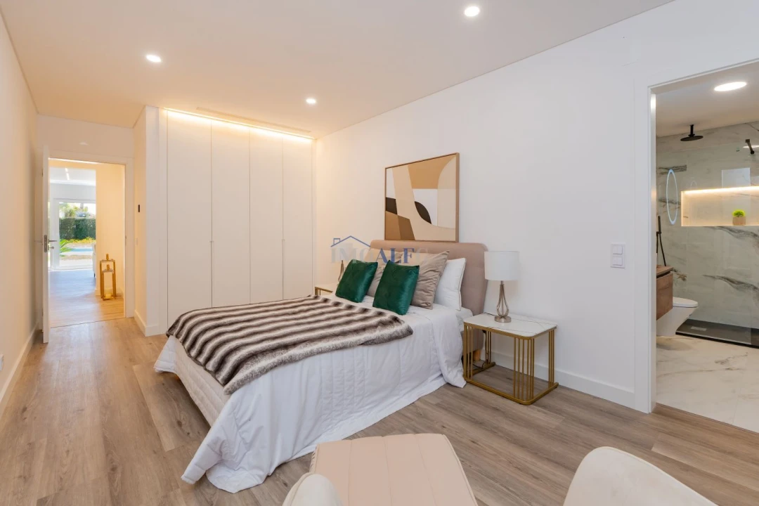 Moradia T4 para Venda em Charneca de Caparica e Sobreda Foto 36