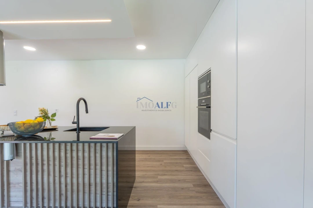 Moradia T4 para Venda em Charneca de Caparica e Sobreda Foto 9