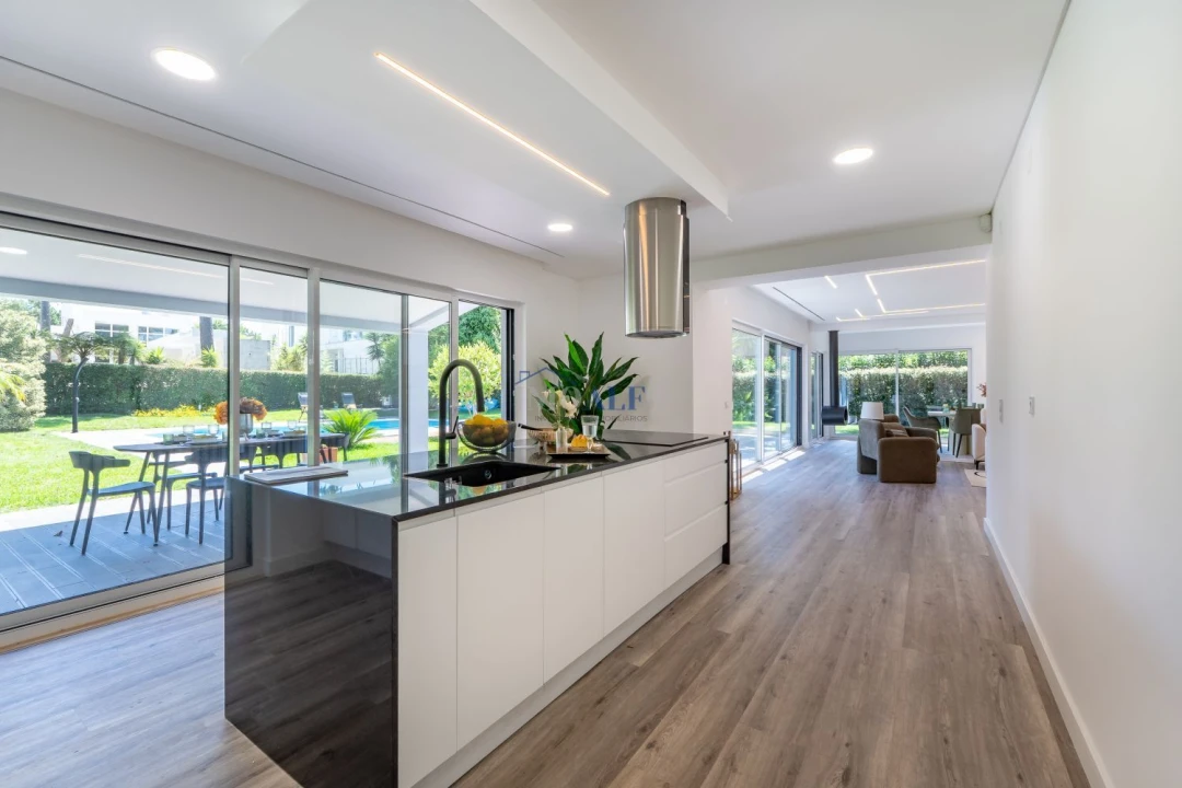 Moradia T4 para Venda em Charneca de Caparica e Sobreda Foto 10