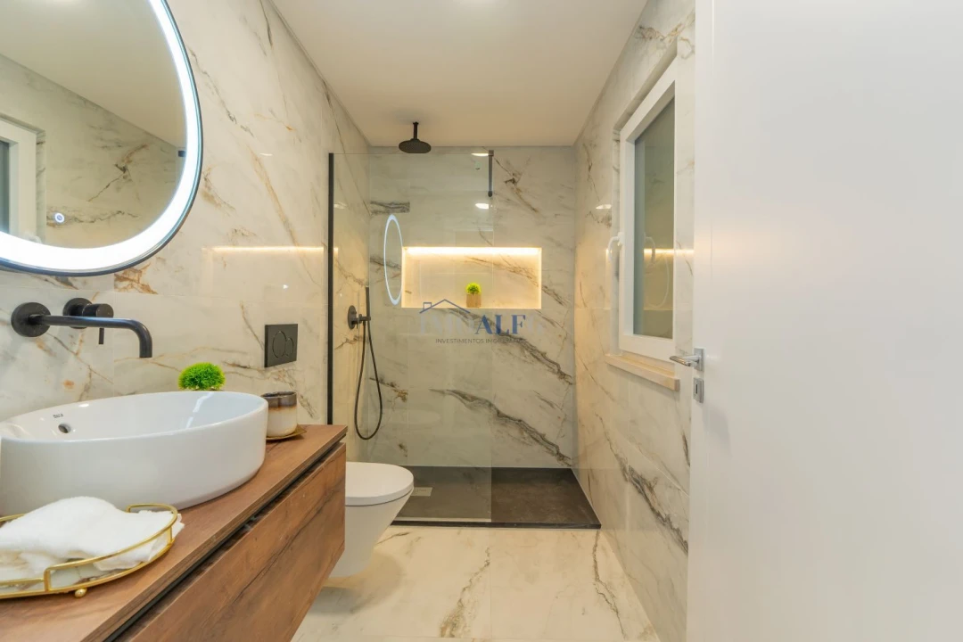 Moradia T4 para Venda em Charneca de Caparica e Sobreda Foto 26