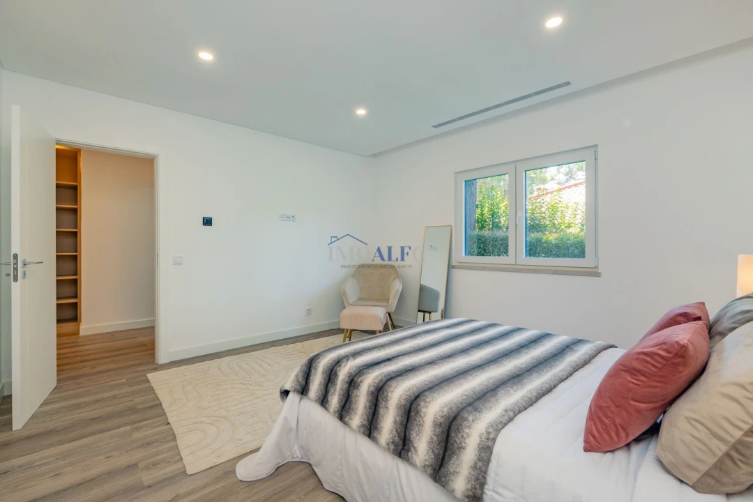 Moradia T4 para Venda em Charneca de Caparica e Sobreda Foto 30