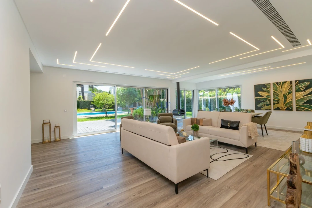 Moradia T4 para Venda em Charneca de Caparica e Sobreda Foto 3