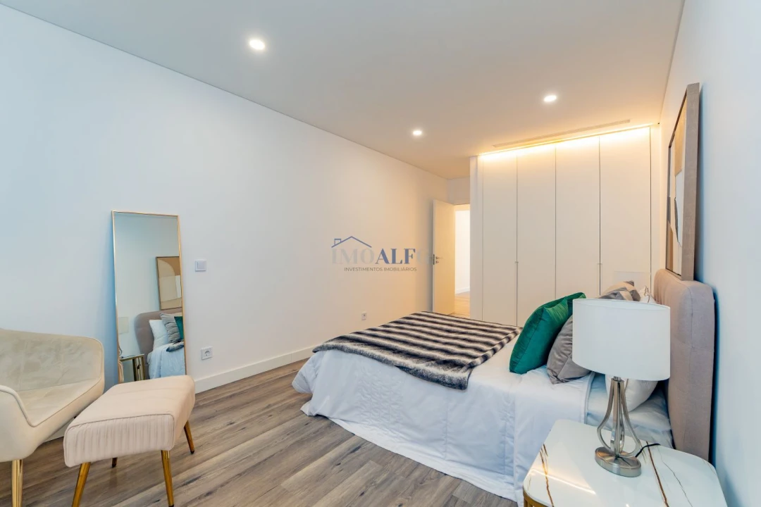 Moradia T4 para Venda em Charneca de Caparica e Sobreda Foto 37