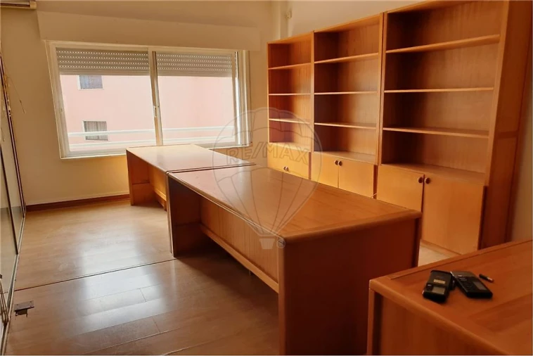 Escritório para Arrendamento em Cacém e São Marcos