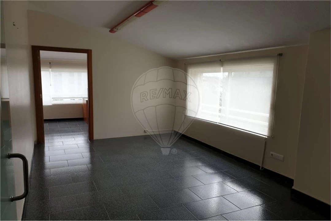 Escritório para Arrendamento em Cacém e São Marcos Foto 3