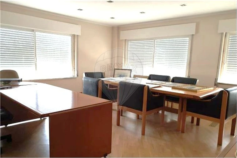 Escritório para Arrendamento em Cacém e São Marcos Foto 3