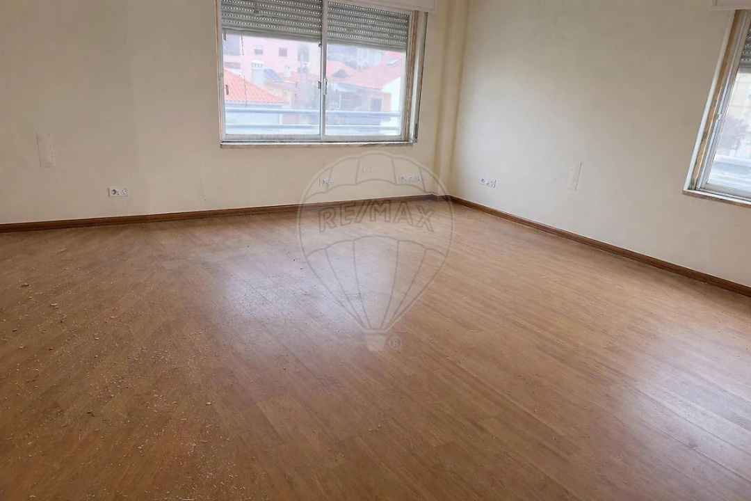 Escritório para Arrendamento em Cacém e São Marcos Foto 1