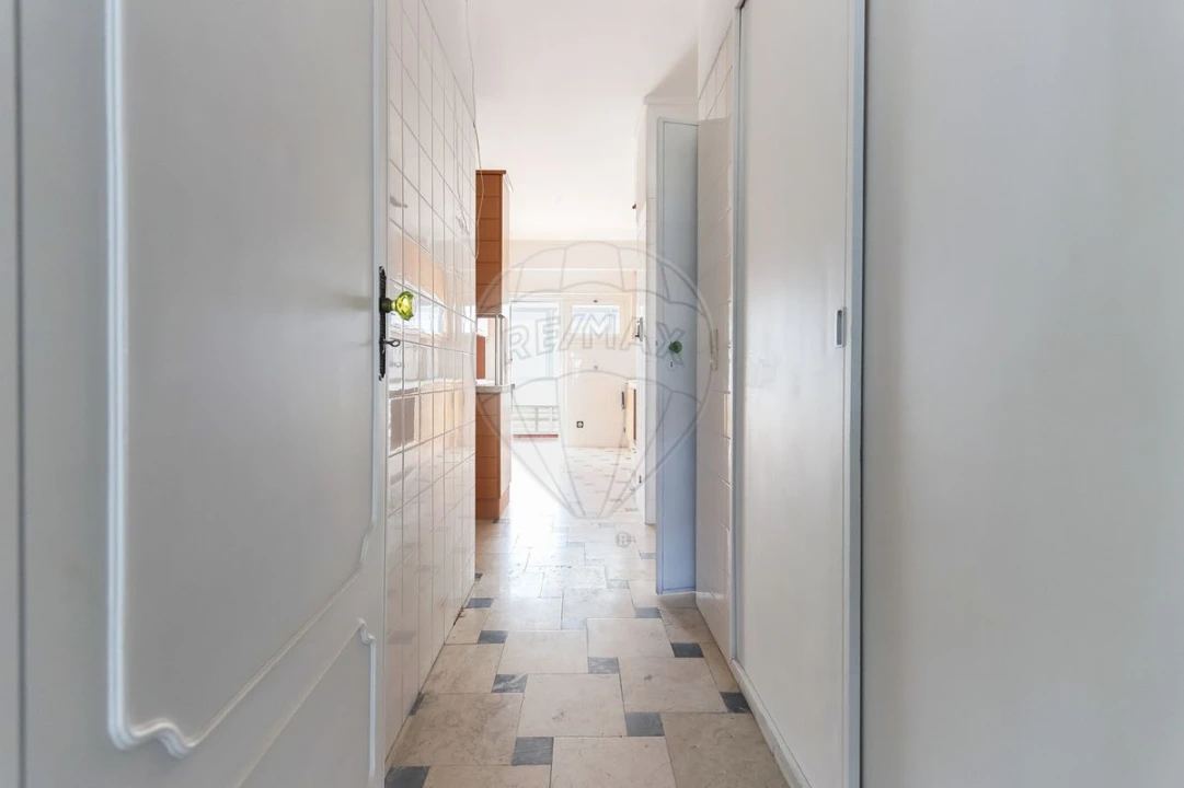Apartamento T8 para Venda em São Domingos de Benfica Foto 18
