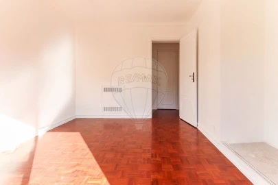 Apartamento T8 para Venda em São Domingos de Benfica