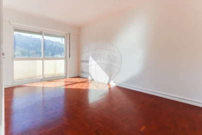 Apartamento T8 para Venda em São Domingos de Benfica