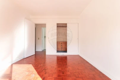 Apartamento T8 para Venda em São Domingos de Benfica