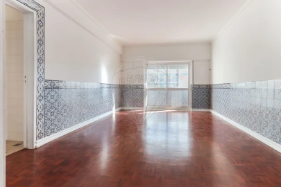 Apartamento T8 para Venda em São Domingos de Benfica