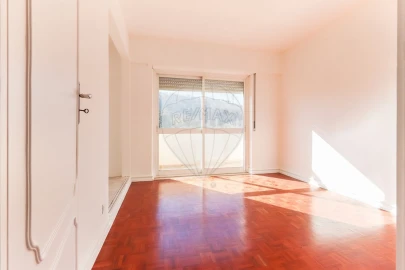 Apartamento T8 para Venda em São Domingos de Benfica