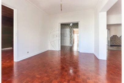 Apartamento T8 para Venda em São Domingos de Benfica
