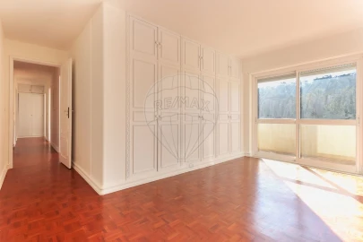 Apartamento T8 para Venda em São Domingos de Benfica